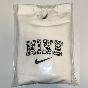 Nike cow embroidered Crewneck Sweatshirt, Brand is Gildan., message for sizes.